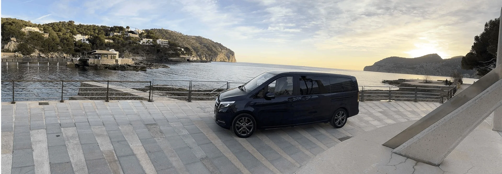 Imagen panormaica de vehiculo para transfer mercedes vito azul